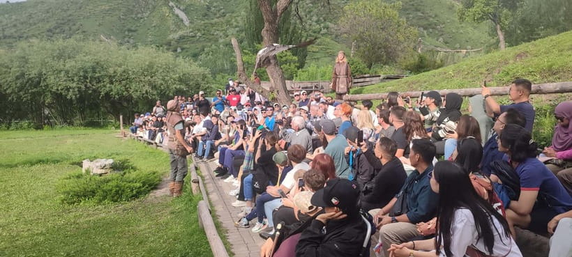 Almaty: Falconry show and Big Almaty Gorge - Alma-Arasan: your first mountain stop