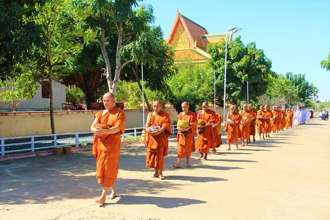 Beyond The Oudong Temple and Birdwatching in Phnom Penh - Seeing Tonle Sap life from a floating village