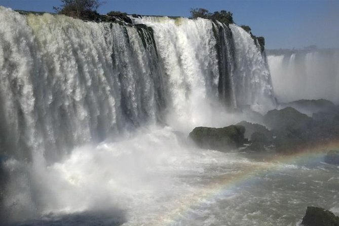 Brazilian Falls, Bird Park and Itaipu Dam from Foz do Iguaçu - The Brazilian Falls and the walk toward Devil’s Throat