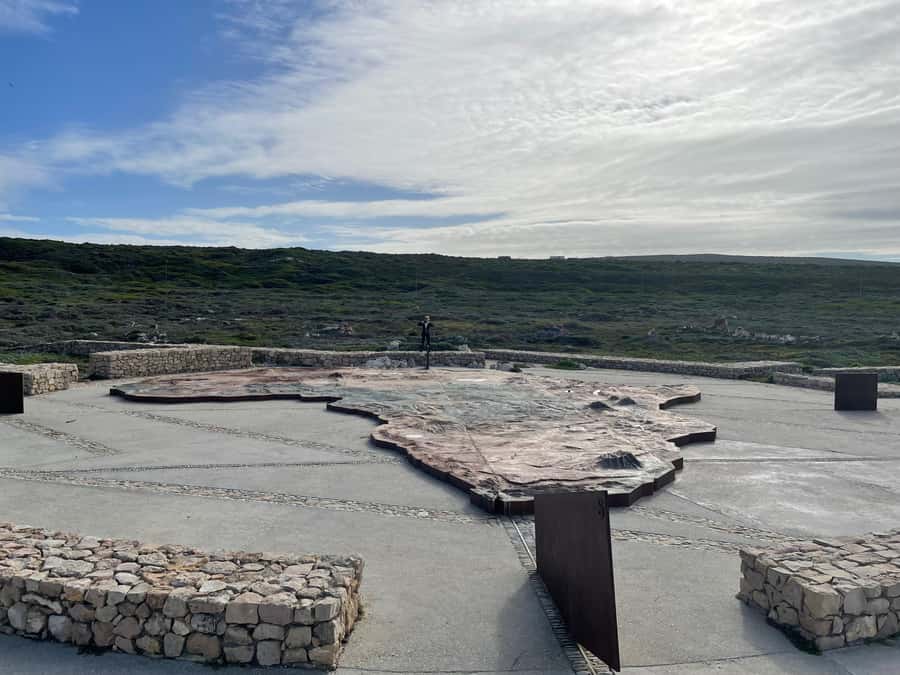 Cape Town: Cape Agulhas and Stony Point Penguin Tour - Stony Point gives the day an early wildlife stop