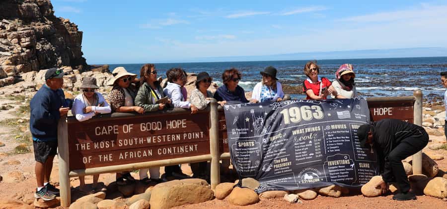 Cape Town: Peninsula, Penguins & Cape of Good Hope Day Tour - Pickup and the first views of Cape Town