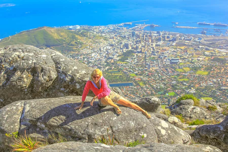 Cape Town Tour: Table Mountain, Penguins & Cape Point+Pickup - The vehicle, guide, and daily rhythm