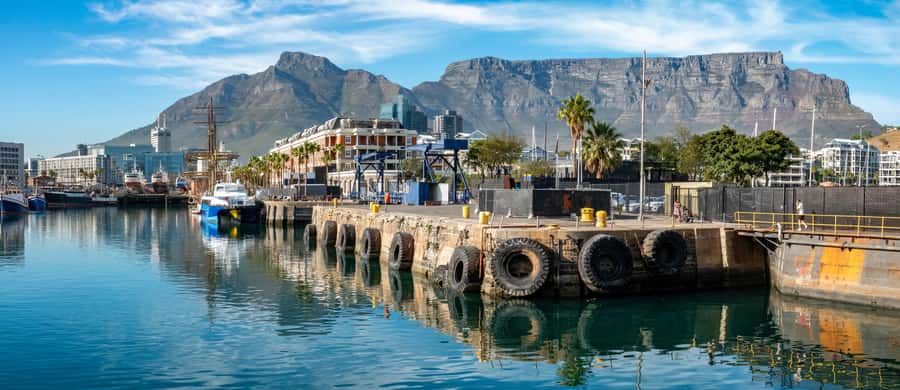 Cape Town Tour: Table Mountain, Penguins & Cape Point+Pickup - Muizenberg finishes with a quick photo stop