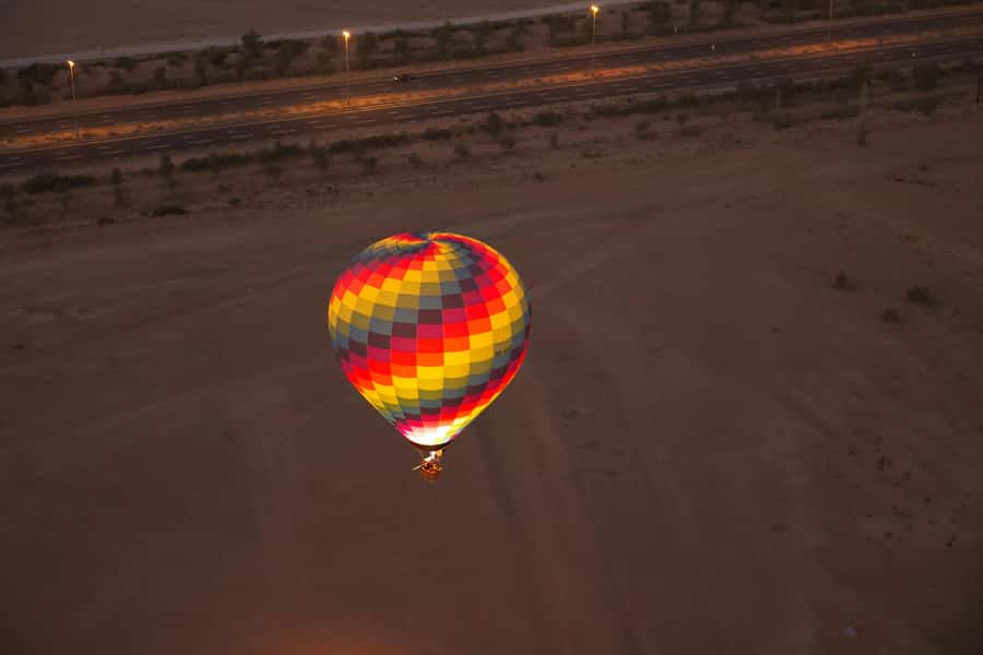 Dubai: Hot Air Balloon Ride & Falcon Show Over the Desert - Should you book it?