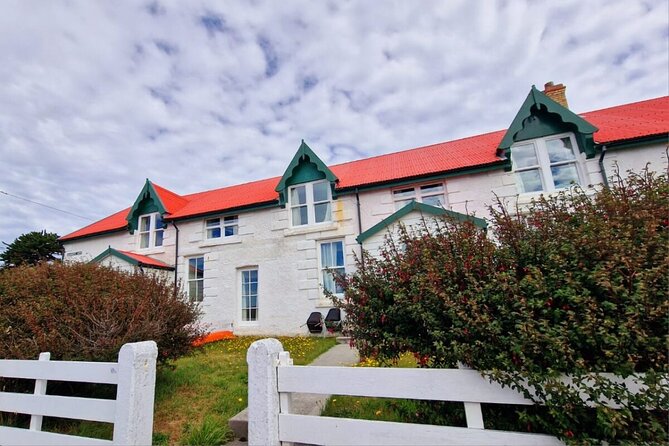 Falkland Islands Shared Tour Sightseeing with Penguins - Is the walking manageable?