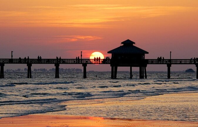 Fort Myers Beach: Guided Kayak Sunset Tour in Pelican Bay - Key points to know before you book