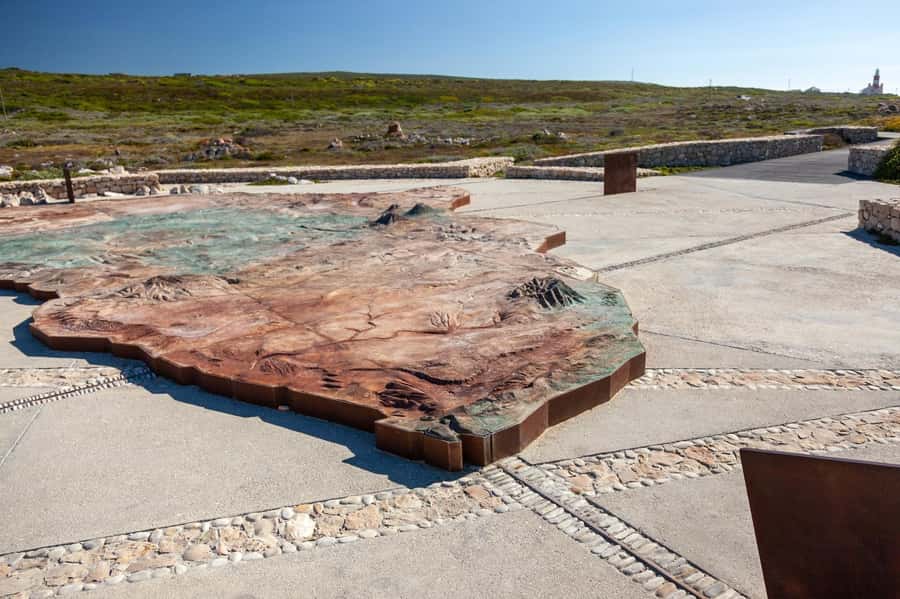 From Cape Town: Cape Agulhas, Penguins, Wine Tasting Tour - The Agulhas lighthouse and national park