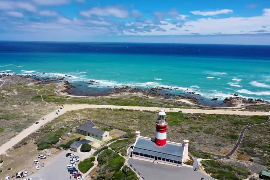 From Cape Town: Cape Agulhas, Penguins, Wine Tasting Tour - The scenic return to Cape Town