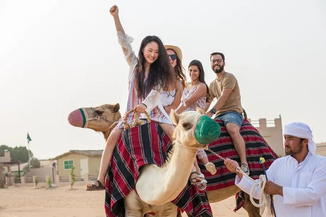 Hot Air Balloon Flight in Dubai with Breakfast, Falconry and Camel Ride - What the balloon basket is really like