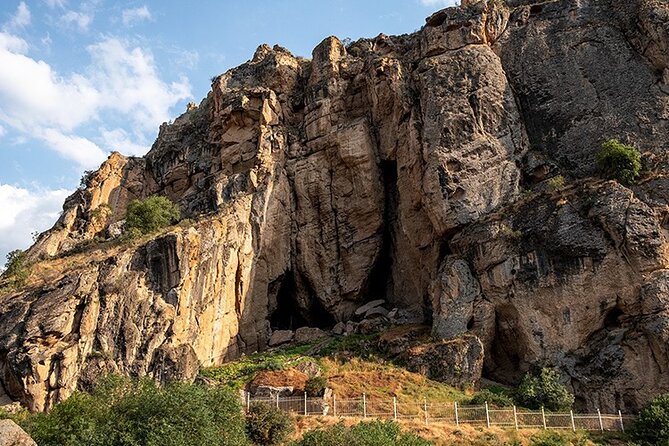 Khor Virap, Noravank & Birds' Cave Day Trip with Wine Tasting - Guides, languages, and the feel of the group