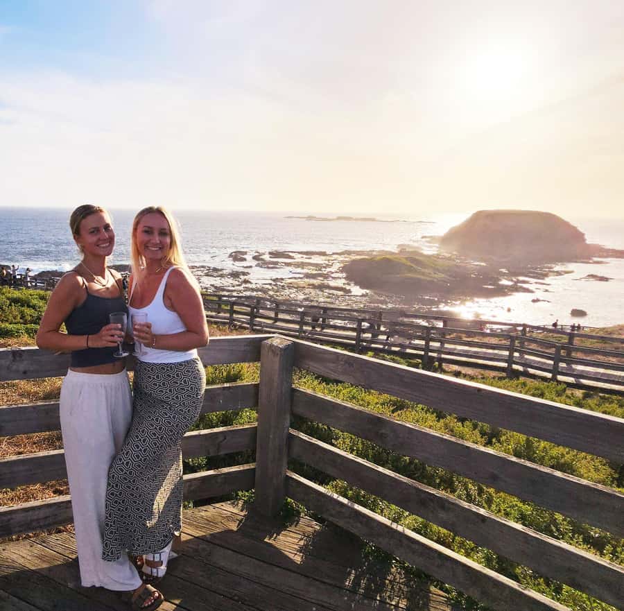 Melbourne: Boutique Phillip Island Wine, Dine & Penguin Tour - The Penguin Parade after sunset