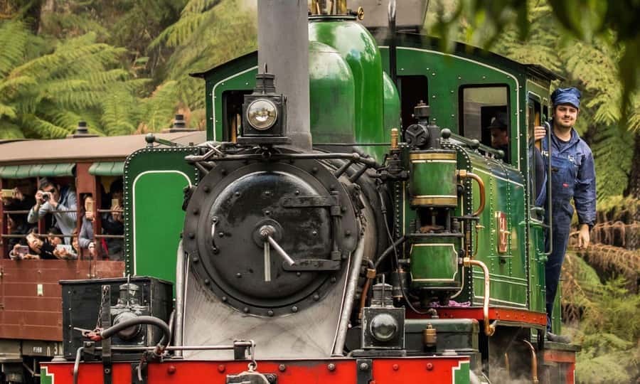 Melbourne: Half-Day Puffing Billy Steam Train Experience - The morning drive from Melbourne to Belgrave