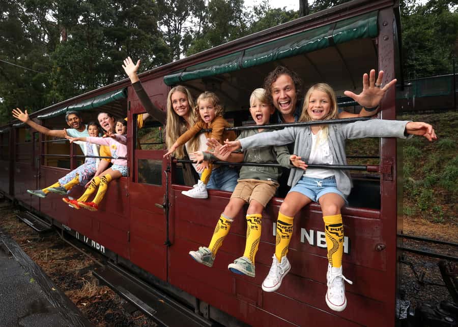 Melbourne: Puffing Billy Train & Penguin Island Excursion - Pick-up in Melbourne and the first stop