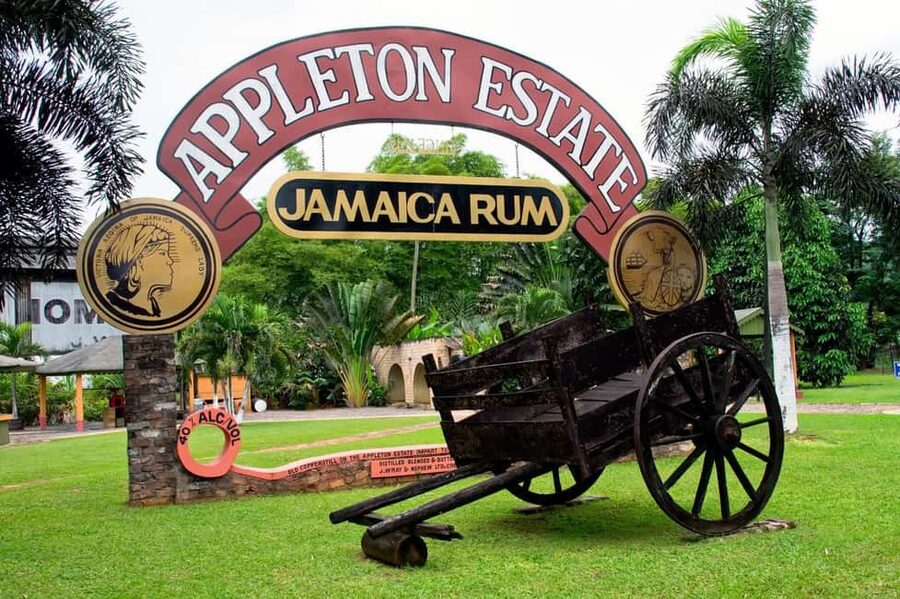 Montego Bay: 8-Hour Appleton & Pelican Bar Return Transfer - The drive from Montego Bay to Appleton Estate
