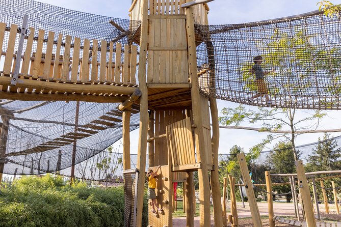 Parrot World Immersive Wildlife Park Entry Ticket next to Paris - Keeper sessions add useful context