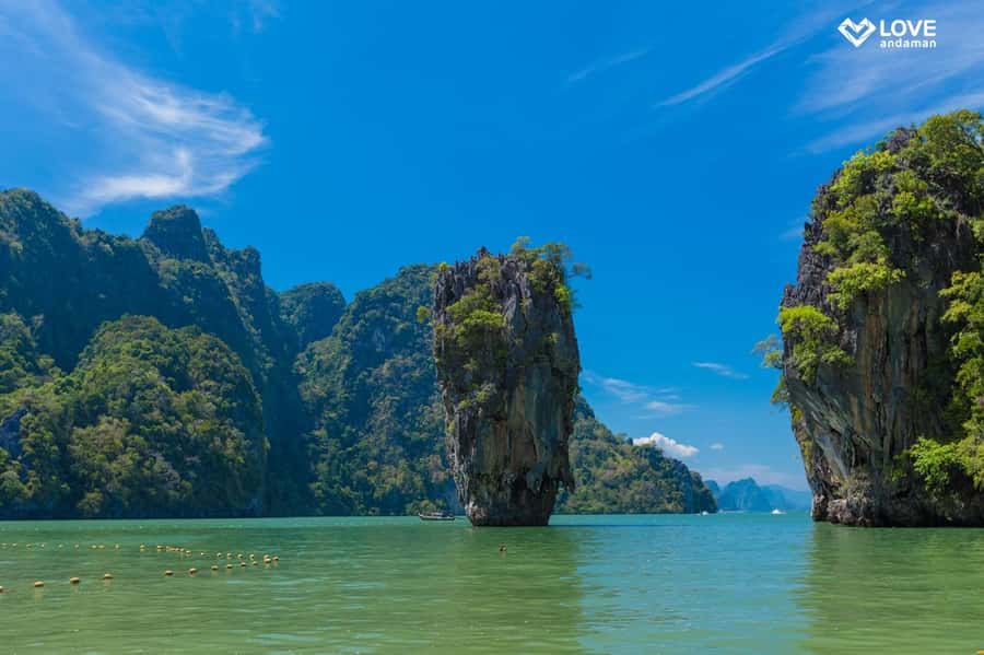 Phuket: Early-Bird James Bond, Hong, Naka Noi Boat Tour - James Bond Island delivers the famous view