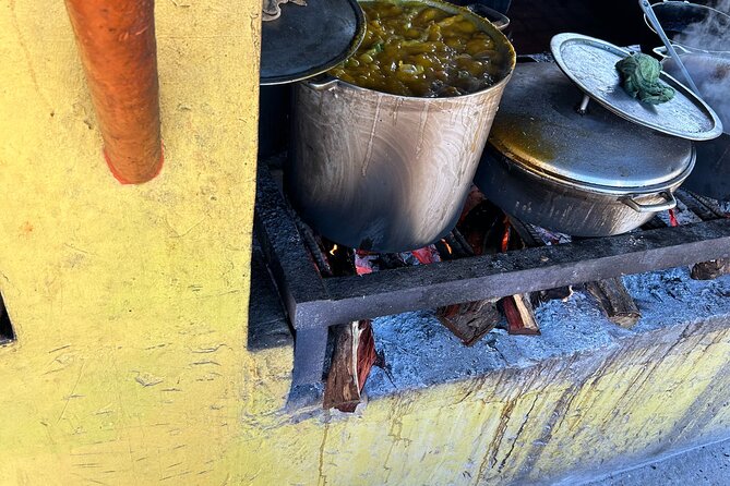 Private Seafood Tour and Floyds Pelican Bar or Black River Safari - Why the food comes before the famous bar