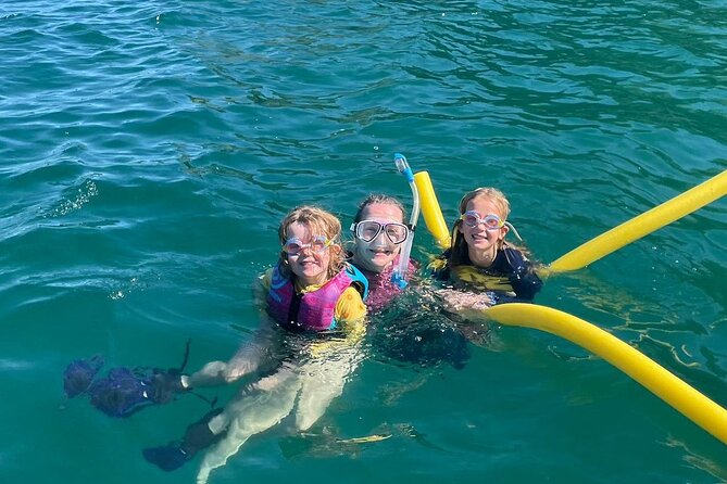 Private Snorkeling Tour by boat in Flamingo Beach - Food turns the break into part of the tour