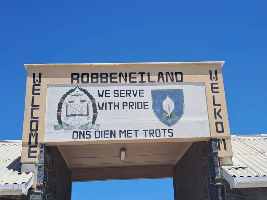 Robben island,Cape of good hope ,Penguin, Muizenberg,Bokaap - Chapmans Peak Drive and Hout Bay views
