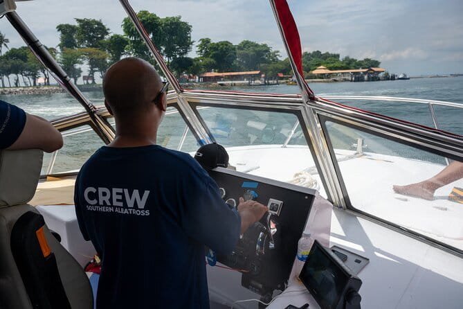 Singapore - Albatross Speedboat Adventures Cruising in Sentosa - Why this speedboat ride is different from a normal Singapore cruise