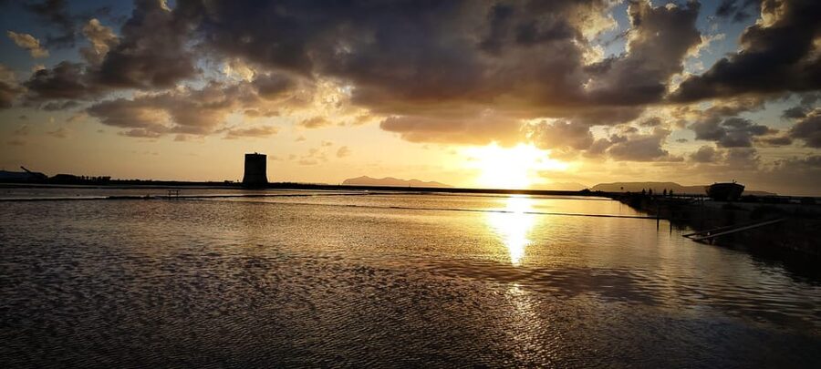 Trapani: Salt Pans Sunset Tour and Flamingo Way - First views at the Trapani salt pans