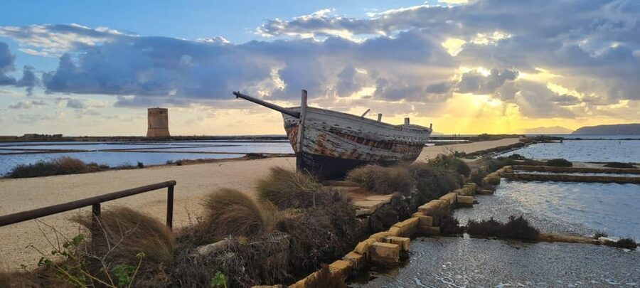 Trapani: Salt Pans Sunset Tour and Flamingo Way - Sunset over the Mediterranean