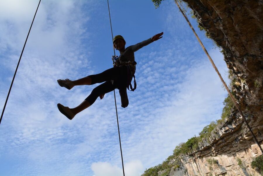 Tuxtla Gutiérrez: Sinkhole of Parrots Full-Day Rappel - Ancient paintings on the cliff face