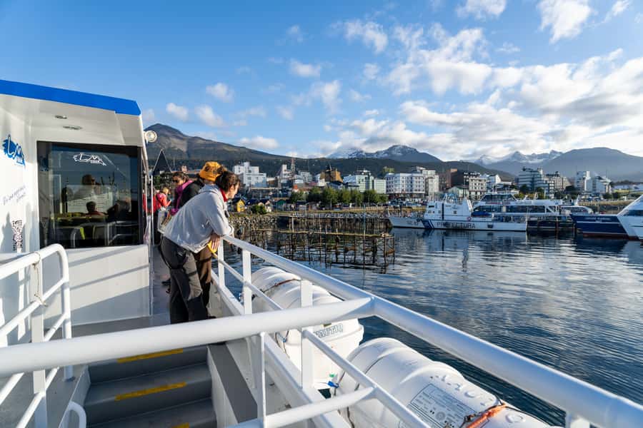 USHUAIA | Navigation: Sea Lions, Birds and Lighthouse - Practical planning from the Tourist Port